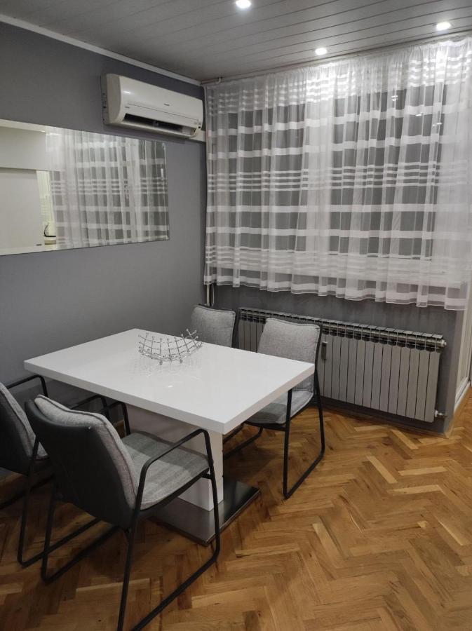Lola Home Карловаць Екстер'єр фото