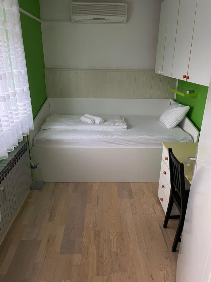 Lola Home Карловаць Екстер'єр фото